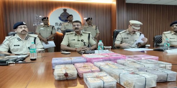 मप्रः रतलाम में सराफा व्यापारी से लूट का खुलासा, 5.50 करोड़ से अधिक कीमत के आभूषण बरामद