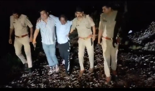 पुलिस मुठभेड़ में घायल बदमाश की फोटो पुलिस मुठभेड़ में घायल बदमाश की फोटो