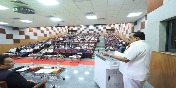 एसवीएनआईटी में केंद्रीय जल शक्ति मंत्री श्री सी.आर. पाटिल एसवीएनआईटी में केंद्रीय जल शक्ति मंत्री श्री सी.आर. पाटिल