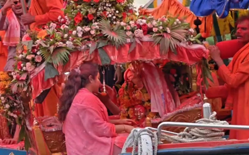 ज्योतिर्लिंग भगवान ओंकारेश्वर-ममलेश्वर की सवारी ज्योतिर्लिंग भगवान ओंकारेश्वर-ममलेश्वर की सवारी
