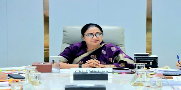 दिल्ली की मुख्यमंत्री रेखा गुप्ता (फाइल फोटो) दिल्ली की मुख्यमंत्री रेखा गुप्ता (फाइल फोटो)