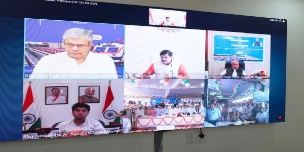 कैलारस-सबलगढ़-वीरपुर रेलखंड का उद्घाटन कार्यक्रम को संबोधित करते हुए रेल मंत्री