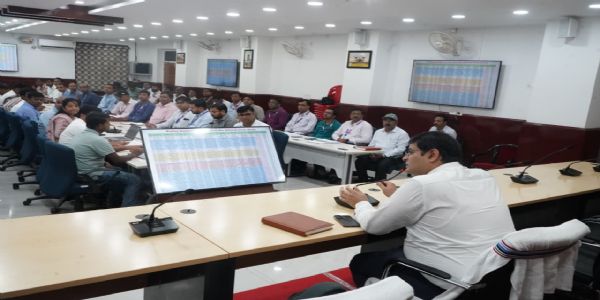 पीएम सूर्य घर योजना को लेकर डीएम नगर निकायों एवं जीविका को दिया लक्ष्य