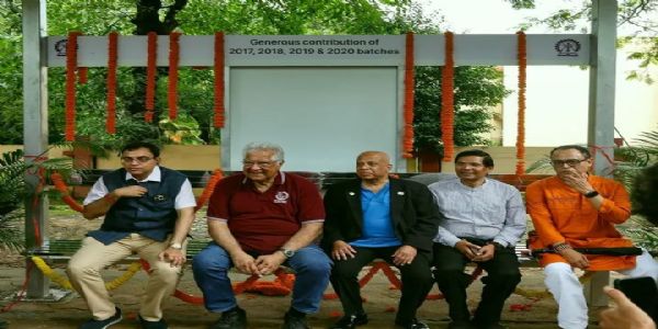 आईआईटी खड़गपुर में परिसर परिवहन को मिली नई गति, बस स्टैंड और ई-साइकिल स्टैंड शुरू