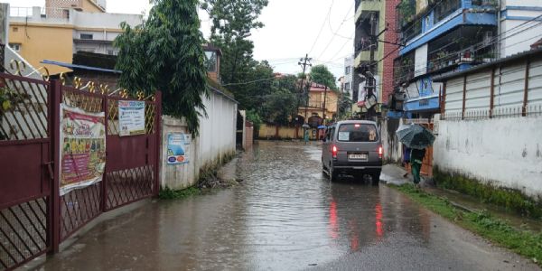 झारखंड में भारी बारिश से नदियां उफान पर, रांची के कई इलाकों में जलभराव