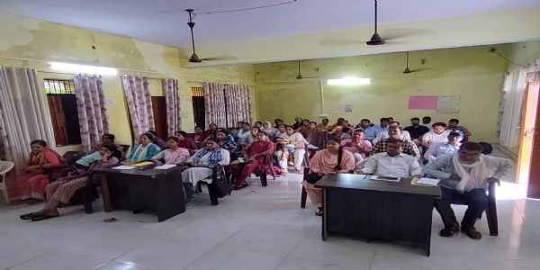 प्रारंभिक साक्षरता एवं संख्यात्मक ज्ञान प्रशिक्षण का वरिष्ठ प्रवक्ताओं ने किया औचक निरीक्षण