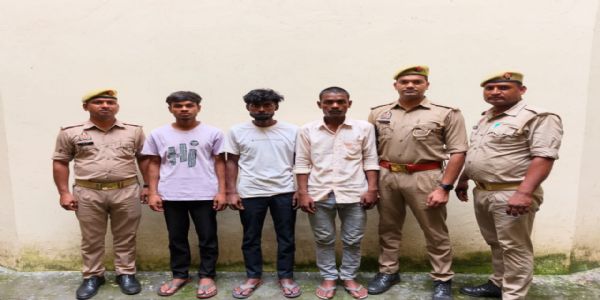 प्रेम-प्रसंग में युवक की हुई हत्या मामले में तीन आराेपित गिरफ्तार