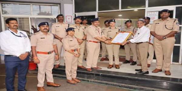 मप्रः बड़वानी पुलिस की बड़ी उपलब्धि, 5 थानों एवं एसपी कार्यालय को मिला आईएसओ प्रमाणन