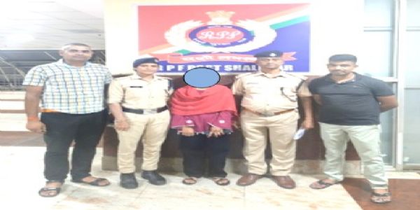 शालीमार स्टेशन पर आरपीएफ ने लापता बच्ची का किया सुरक्षित बचाया