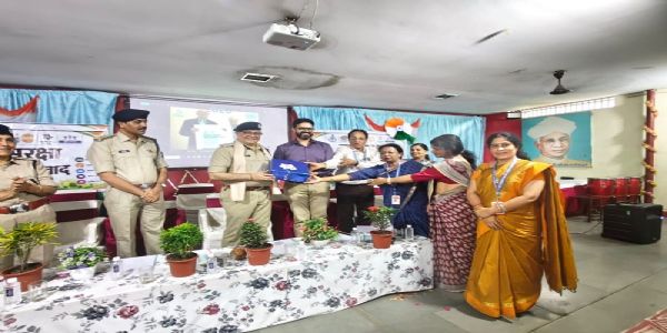 मप्रः जन सुरक्षा युवा सृजन संवाद से विद्यार्थियों को मिला कानून, अधिकार एवं पुलिसिंग का ज्ञान