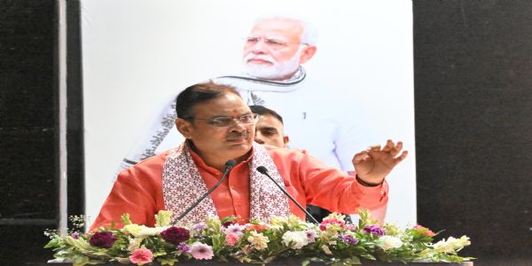 गहलोत के बयान पर सीएम भजनलाल का पलटवार: चश्मा बदल सकते हैं, नकारात्मक दृष्टि नहीं