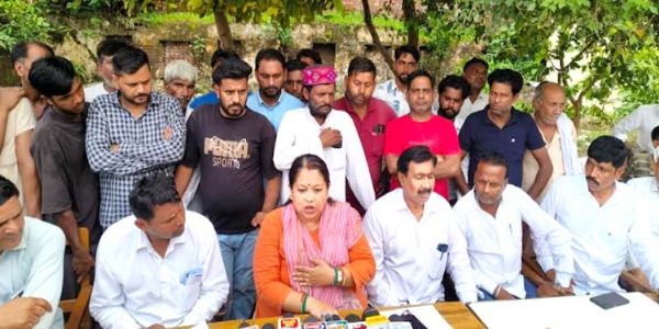 234 वोट कटने पर भड़के ग्रामीण, विधायक ने संभाला मोर्चा