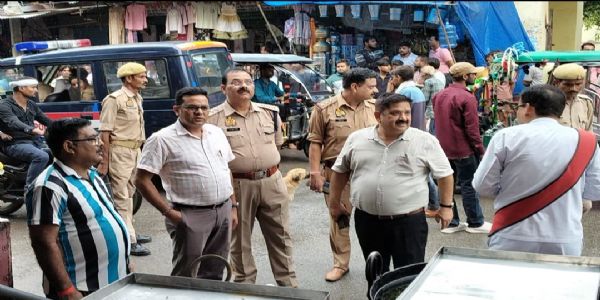 स्कूल वाहनों पर चला परिवहन विभाग का अभियान, तीन वाहन सीज व एक दर्जन से अधिक का चालान