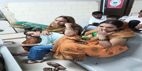 गरीब परिवार को शव देने के लिए अस्पताल ने थमाया भारी बिल