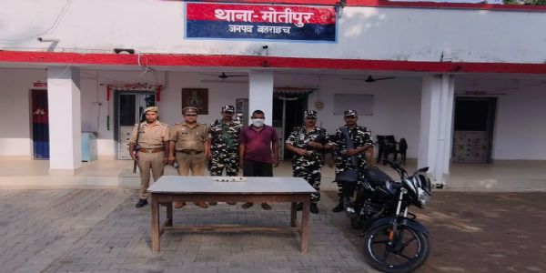 भारत-नेपाल सीमा पर चरस तस्करी का भंडाफोड़, बहराइच पुलिस ने एक तस्कर किया गिरफ्तार