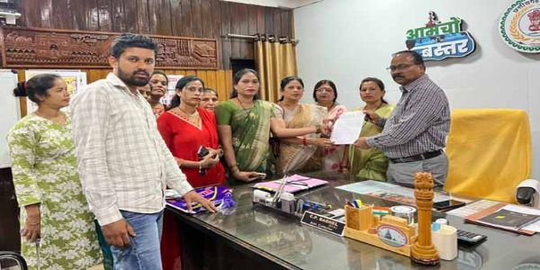 बस्तर जिला महिला कांग्रेस ने छात्राओं की सुरक्षा व्यवस्था एवं निष्पक्ष जांच हेतु सौंपा ज्ञापन