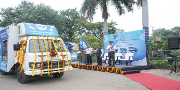 भोपालः 12 नए मिल्क टैंकर, एक चलित दुग्ध परीक्षण प्रयोगशाला, दो इलेक्ट्रिक वाहन शुरू
