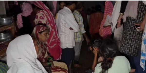खरकई के तेज बहाव में युवक, एनडीआरएफ ने संभाला मोर्चा