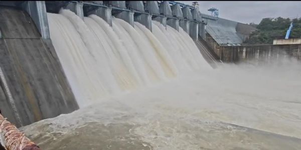 बांगो बांध से दाे जलद्वार बंद, अब सात गेट से छोड़ा जा रहा अतिरिक्त पानी