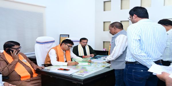 भाजपा प्रदेश कार्यालय में वित्त मंत्री ओपी चौधरी ने किया कार्यकर्ताओं से संवाद