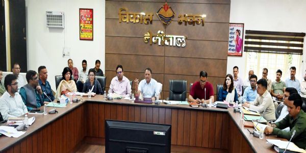 मुख्य विकास अधिकारी ने की सीएम समेत केंद्रीय याेजनाओं की समीक्षा