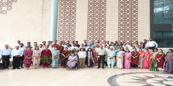 नवीन श्रम संहिताओं से नियोक्ता और कर्मचारियों के संबंधों को मिलेगा बेहतर आधार: रघुराज राजेन्द्रन