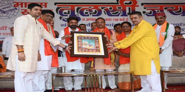 श्रद्धा नाम से नहीं, क्रिया और कर्म से होती है : दिनेश शर्मा