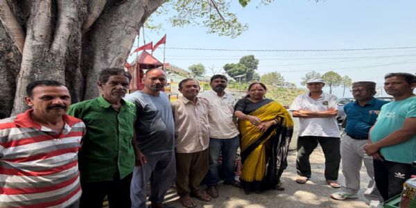 बस सुविधा की मांग से लेकर ईवीएम पर सवाल तक, कांग्रेस नेता अरुणा कुमार ने किया क्षेत्र भ्रमण