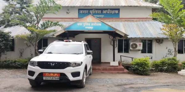 नाबालिग छात्रा से अश्लील हरकत करने वाले शिक्षक की गिरफ्तारी के बाद जेल दाखिल