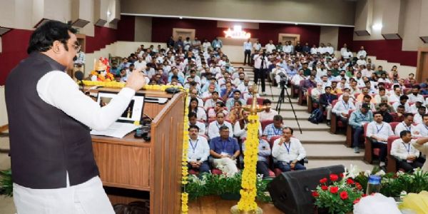 प्रयोगशाला से निर्माण स्थल तक पहुंचें नवाचार : मंत्री राकेश सिंह