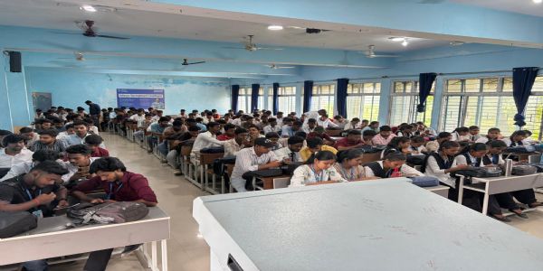 राजकीय पॉलिटेक्निक मढ़ौरा में विशेष प्रशिक्षण कार्यक्रम का आयोजन