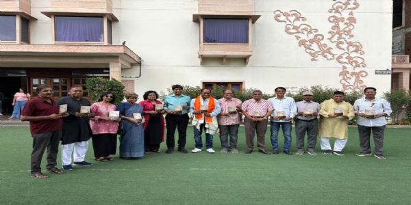 डॉ. लीलाधर के कहानी संग्रह ‘मिट्टी की कीमत’ का विमाेचन