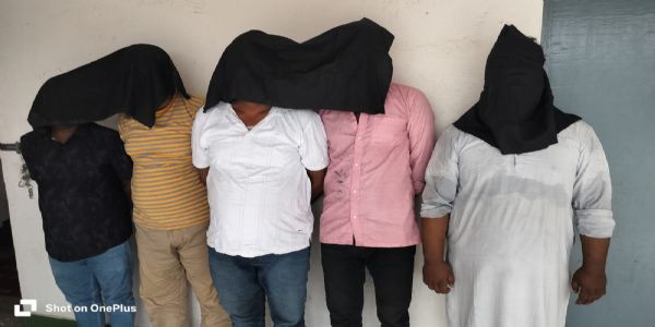 होटल से पुलिस ने देह व्यापार के शक में पांच को लिया हिरासत में