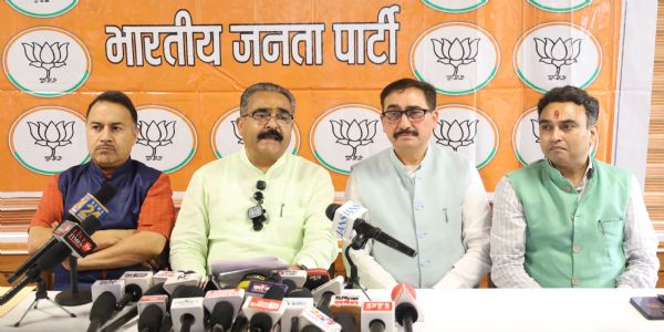 भाजपा नेताओं को निशाना बना रही सरकार, भ्रष्टाचार के मामलों में कार्रवाई नहीं : बिक्रम ठाकुर