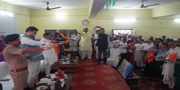 फारबिसगंज कॉलेज में नशा मुक्त युवा फॉर विकसित भारत संकल्प अभियान के तहत नशा मुक्ति का शपथ