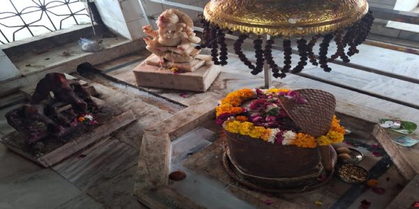 प्रति वर्ष चावल के आकार में बढ़ता है मनासर बाबा मंदिर का शिवलिंग