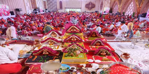 251 पार्थिव शिवलिंगों का महारुद्राभिषेक: भोलेनाथ की आराधना में डूबी छोटी काशी