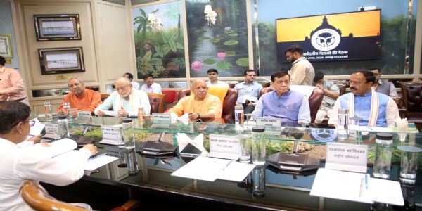 जनहित से जुड़े हर मुद्दे को सदन में रखें जनप्रतिनिधि : योगी आदित्यनाथ