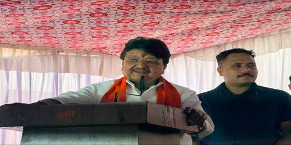 इंदौरः कृषि महाविद्यालय में मंत्री विजयवर्गीय ने किया 15 हजार पौध रोपण का शुभारंभ