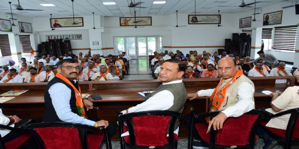 शिक्षक समाज राष्ट्र निर्माण का सबसे सशक्त आधार : डॉ. राजीव बिंदल