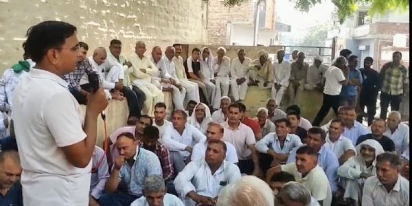पानीपत के नौल्था गांव में पिलर आधारित पुल बनाने की मांग को लेकर महापंचायत