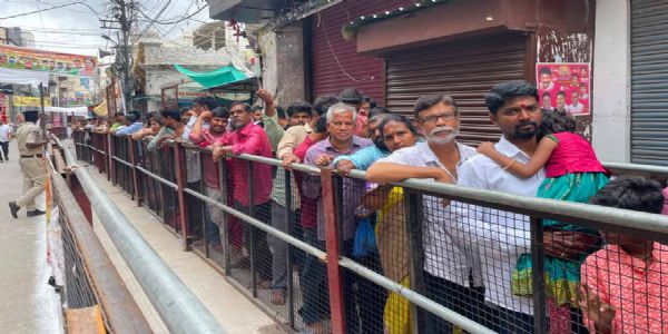 सिकंदराबाद के ऐतिहासिक उज्जैनी महाकाली मंदिर में प्रसिद्ध 