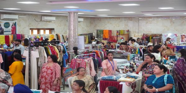 आसनसोल क्लब में नारी उत्कर्ष मेला का भव्य आयोजन