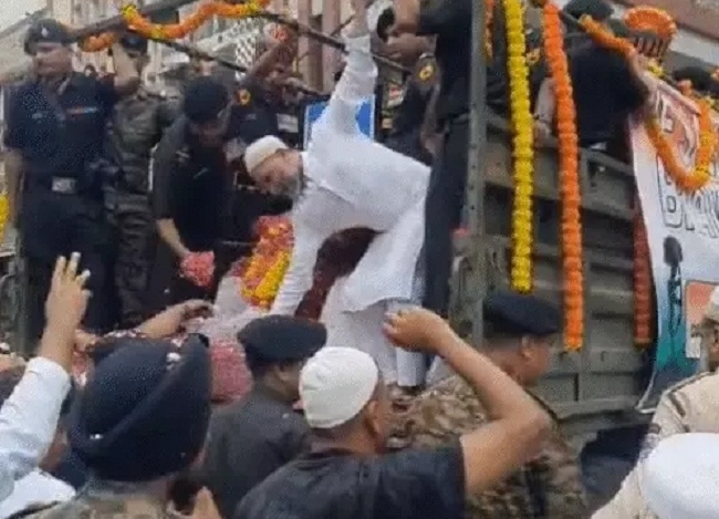 इंदौर में निकली मेजर हमला की अंतिम यात्रा इंदौर में निकली मेजर हमला की अंतिम यात्रा