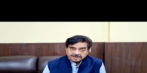 करते हैं सांसद शत्रुघन सिंहा करते हैं सांसद शत्रुघन सिंहा