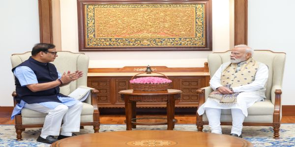 Assam CM Dr Himanta Biswa Sarma Meeting to Prime Minister Narendra Modi. Assam CM Dr Himanta Biswa Sarma Meeting to Prime Minister Narendra Modi.