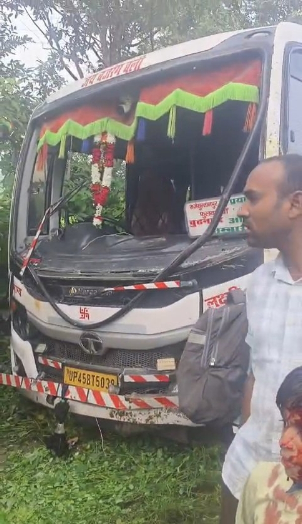 दुर्घटना करने वाली बस