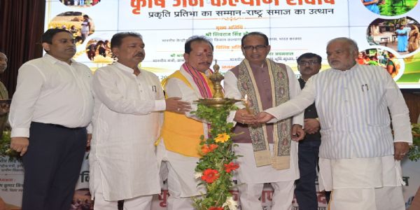 किसान, महिला, युवा और श्रमिक फोकस में, आय बढ़ाना प्राथमिकता: शिवराज सिंह चौहान