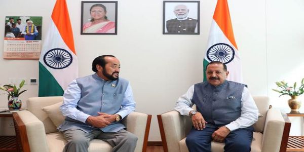 नागालैंड के उपमुख्यमंत्री यानथुंगो पैटन ने डॉ. जितेंद्र सिंह से की मुलाकात, पूर्वोत्तर के विकास और कनेक्टिविटी पर चर्चा