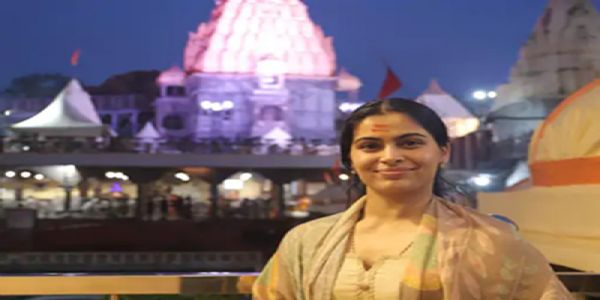 ओलंपिक पदक विजेता मनु भाकर ने किए महाकाल दर्शन, भस्म आरती में हुईं शामिल
